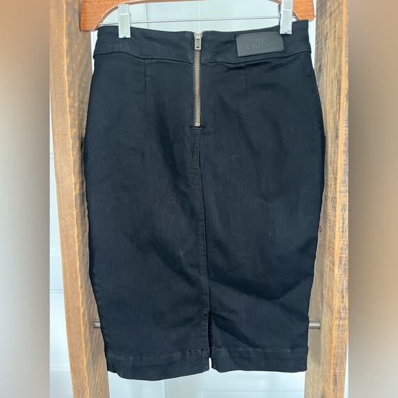 Aritzia casting skirt Like new - Picture 4 of 6